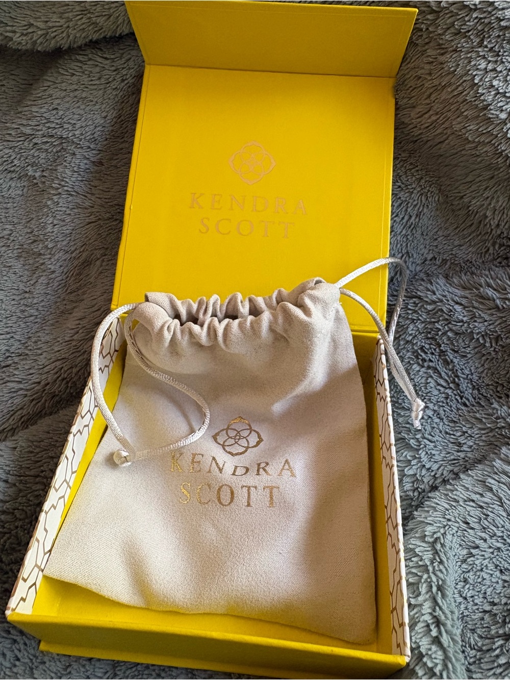 Kendra Scott Gold-Tone drop Necklace with Yellow Pendant - Picture 4 of 4